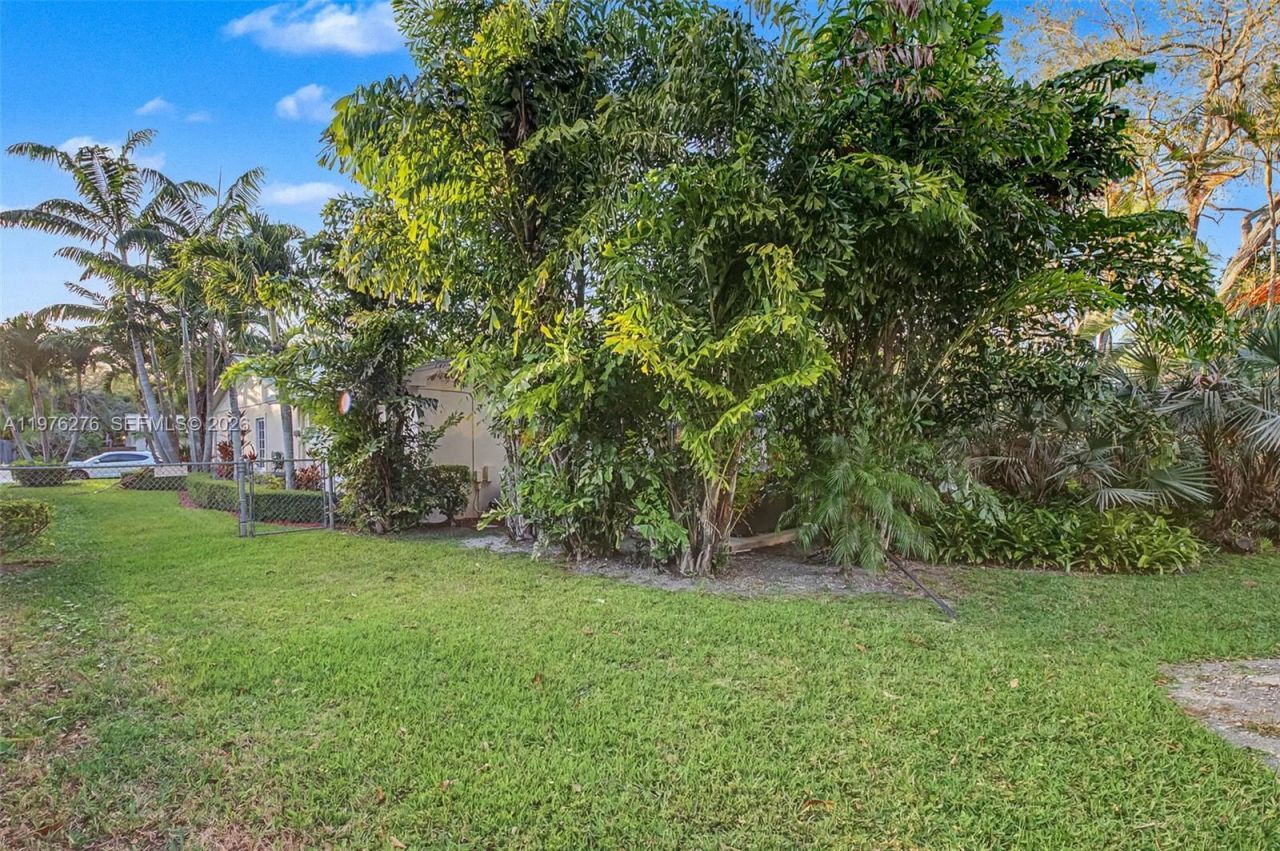 15401 SW 81 Av , Palmetto Bay, FL 33157 Photo