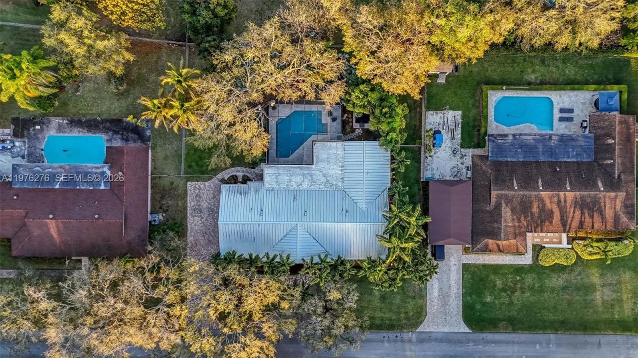 15401 SW 81 Av , Palmetto Bay, FL 33157 Photo