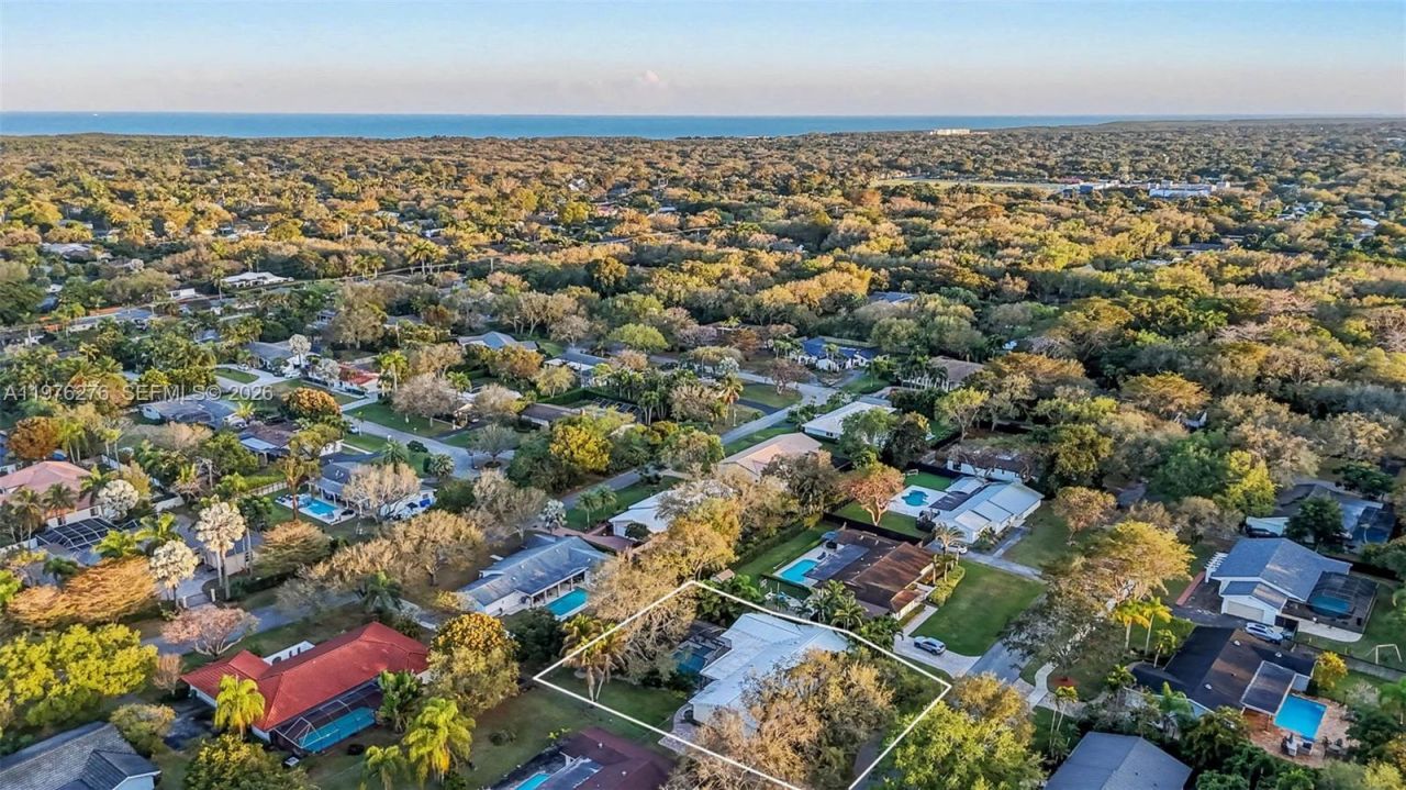 15401 SW 81 Av , Palmetto Bay, FL 33157 Photo