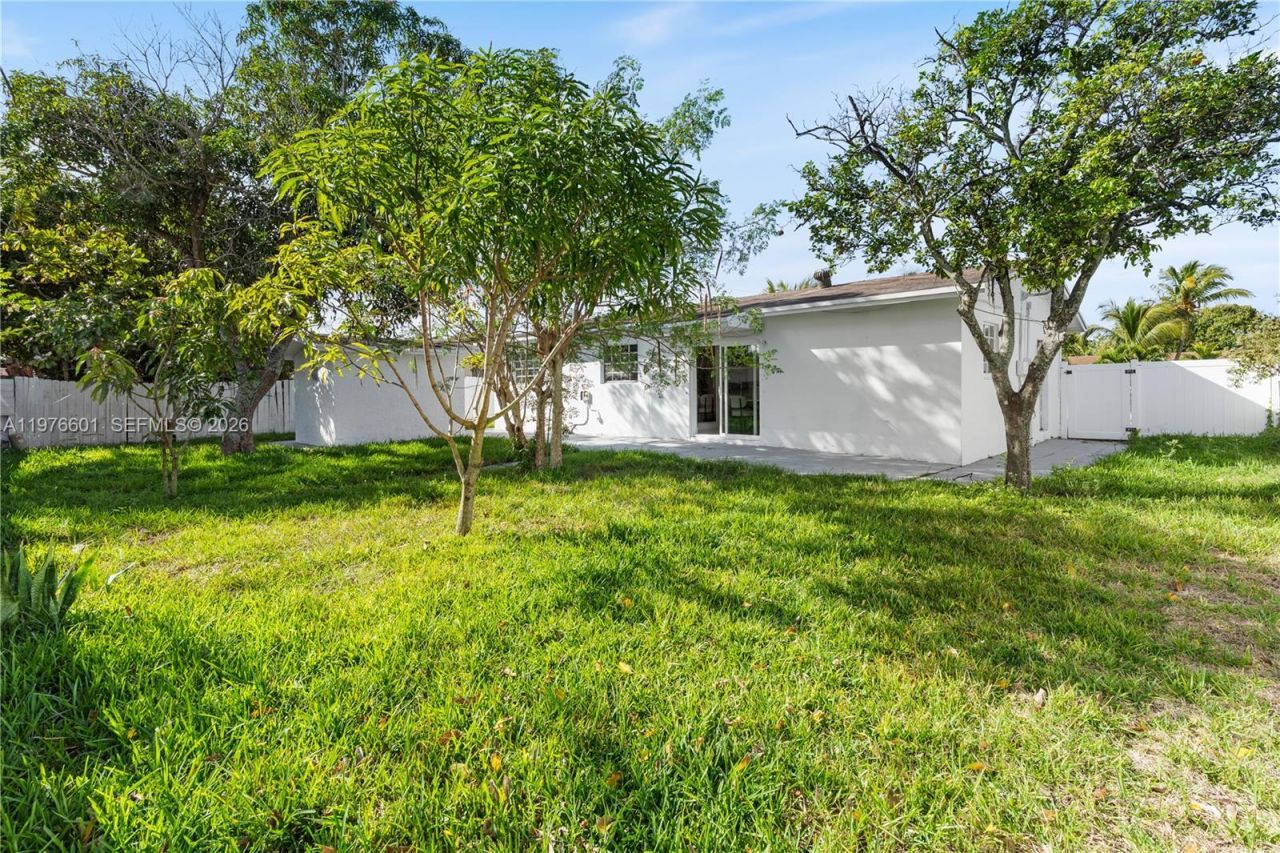 1360 SW 6th Ter, Deerfield Beach, FL 33441 Photo