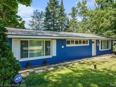 4212 Greendale Avenue , West Bloomfield Twp, MI 48323