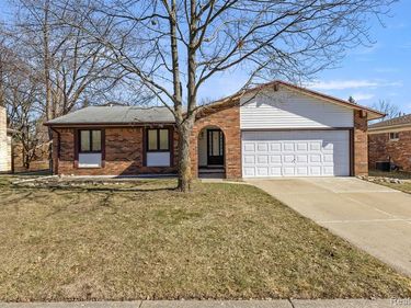 15371 Gulley Street , Taylor, MI 48180