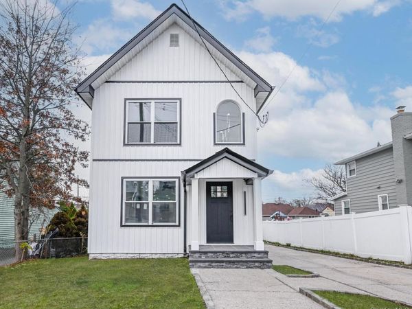 44 Catherine Avenue , Franklin Square, NY 11010