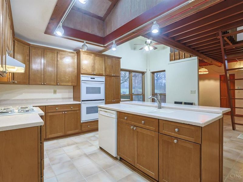 8877 Wuest Road, Colerain Township, OH 45251 Photo 14