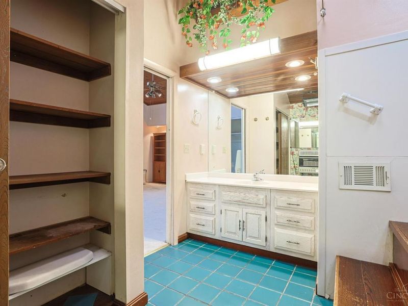 8877 Wuest Road, Colerain Township, OH 45251 Photo 22