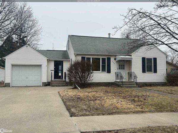 909 S 7Th Street, Fairfield, IA 52556