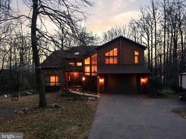 20 HIGHLAND DRIVE, FLEETWOOD, PA 19522