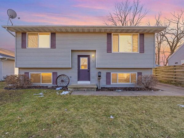 23 W SMITH AVENUE, Oshkosh, WI 54901