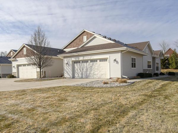 1145 Black Bear DRIVE, Mukwonago, WI 53149