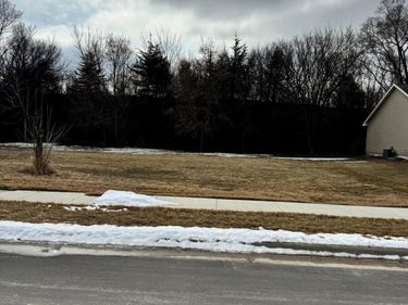 2409 Lake Avenue, New Ulm, MN 56073