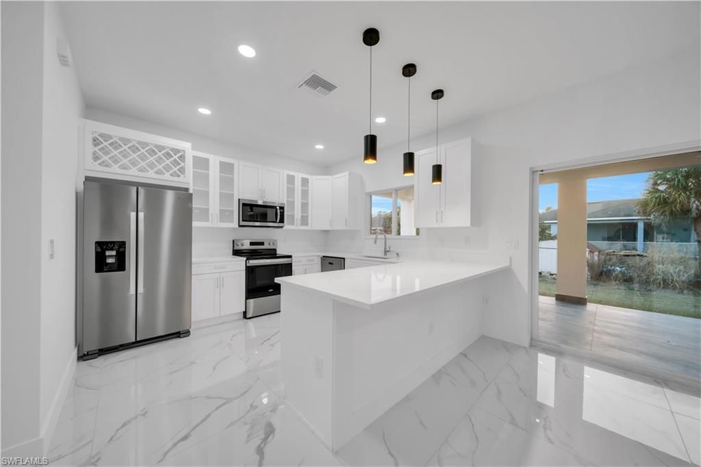 128 Bell Blvd S, Lehigh Acres, FL 33974 Photo