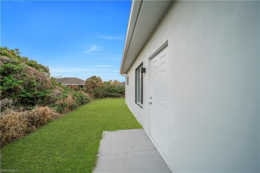 128 Bell Blvd S, Lehigh Acres, FL 33974 Photo