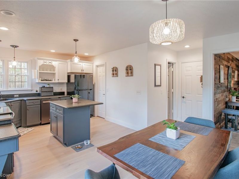 700 Stillwater Drive, Deerfield, OH 44411 Photo 14