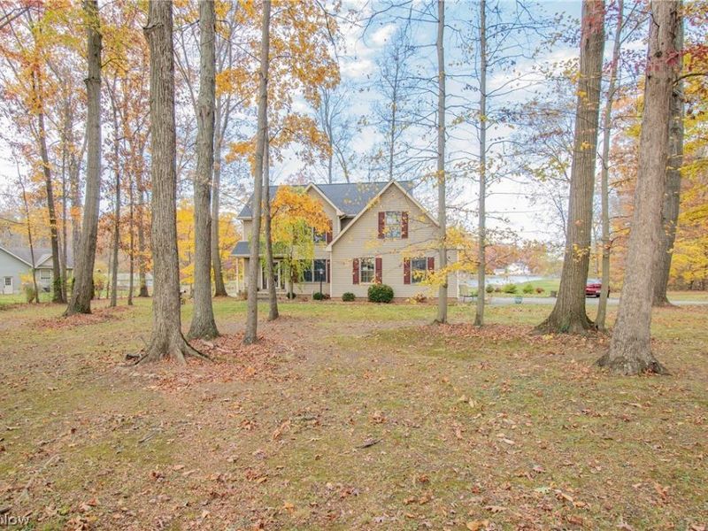 700 Stillwater Drive, Deerfield, OH 44411 Photo 2