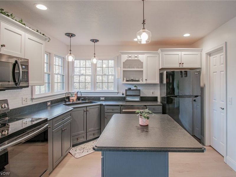 700 Stillwater Drive , Deerfield, OH 44411 Photo 7