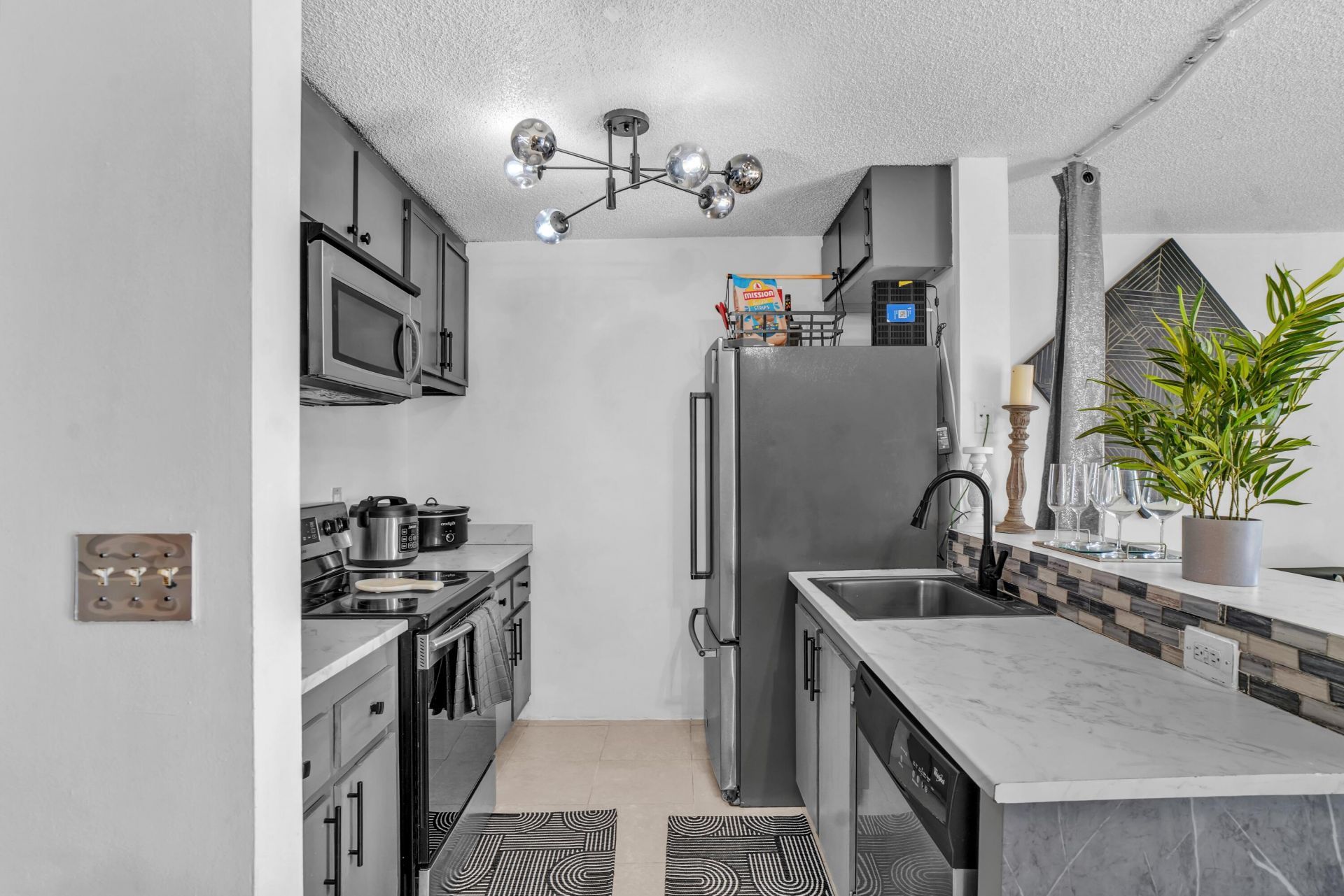 1423 Meadows Circle W, Boynton Beach, FL 33436 Photo