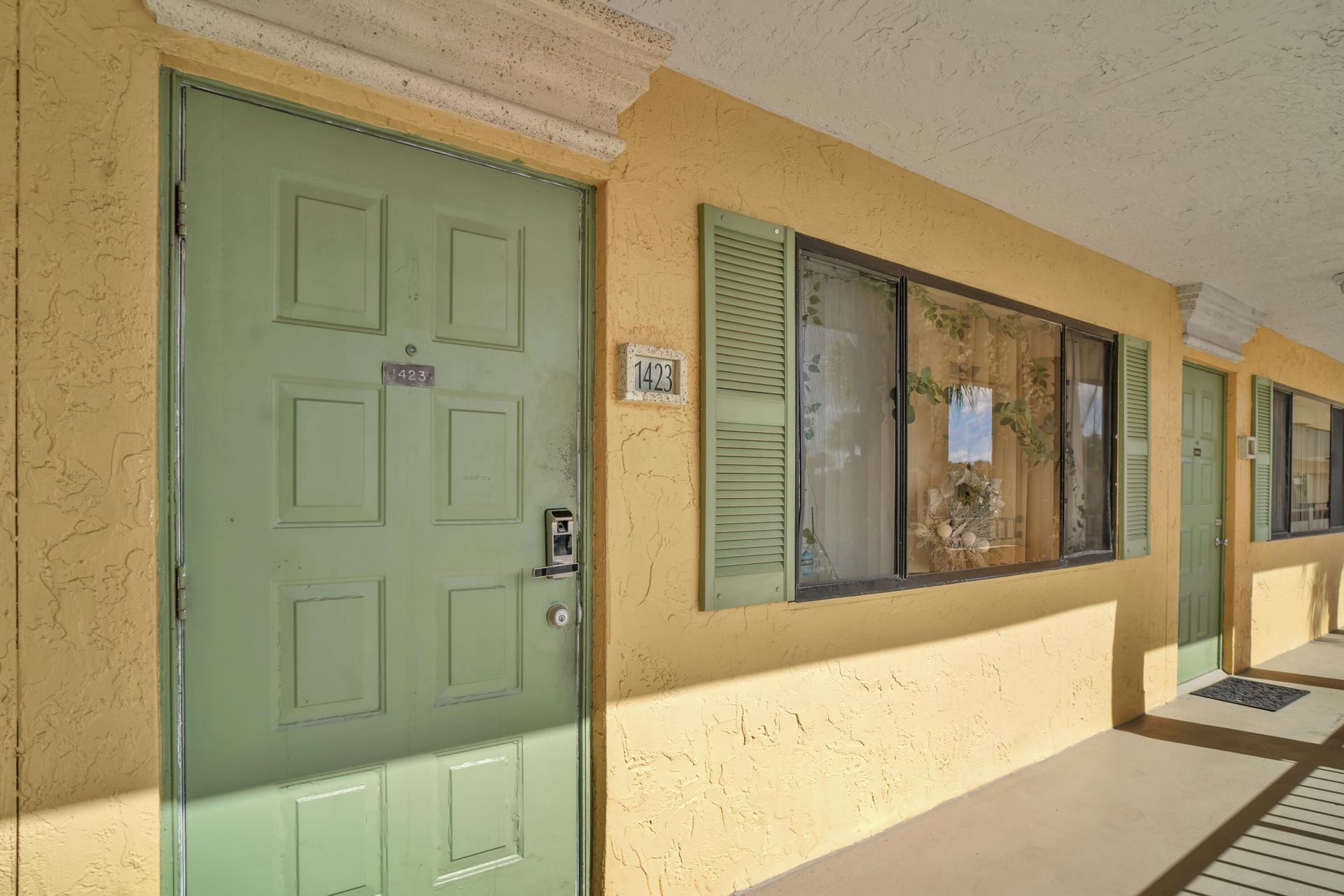 1423 Meadows Circle W, Boynton Beach, FL 33436 Photo