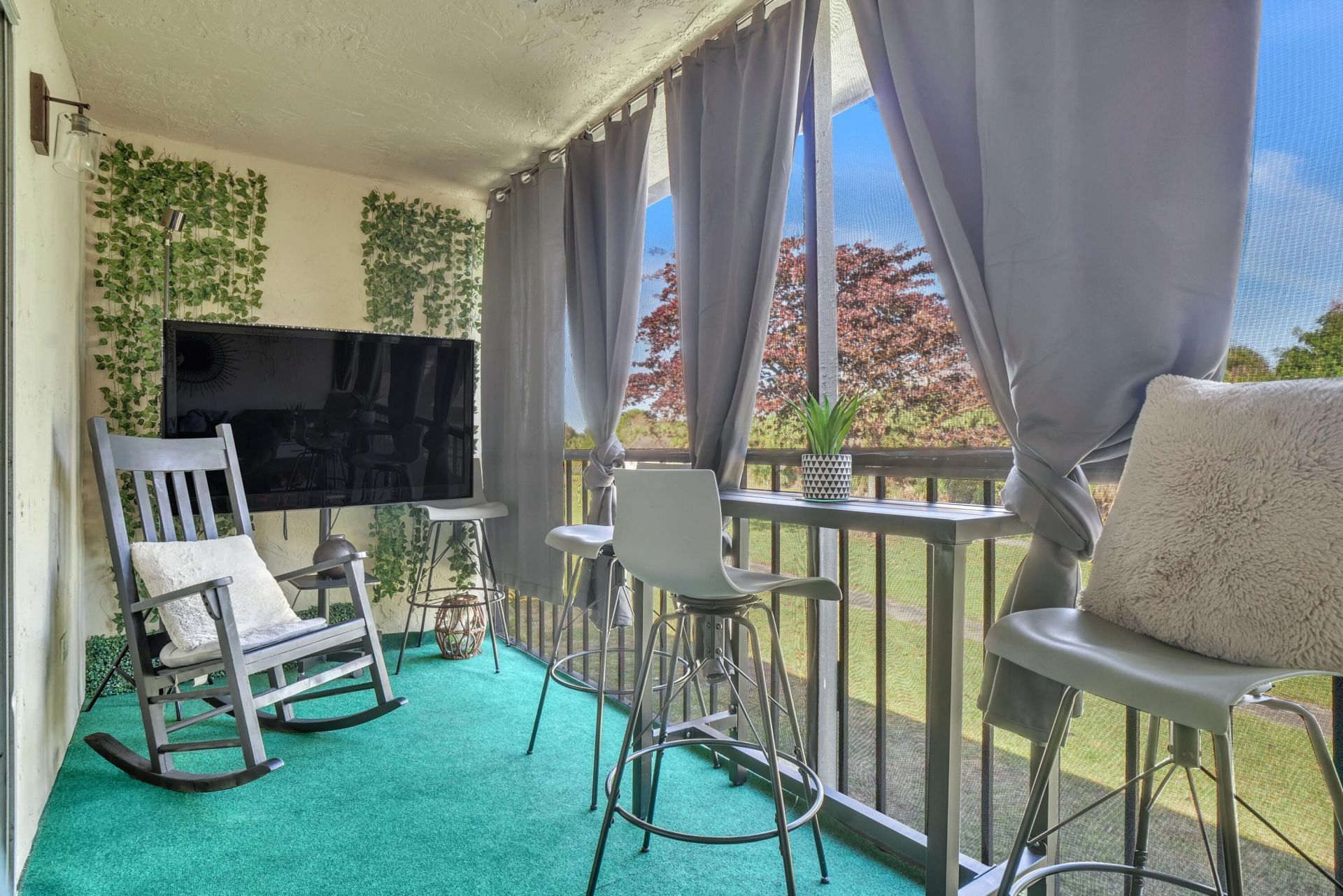 1423 Meadows Circle W, Boynton Beach, FL 33436 Photo