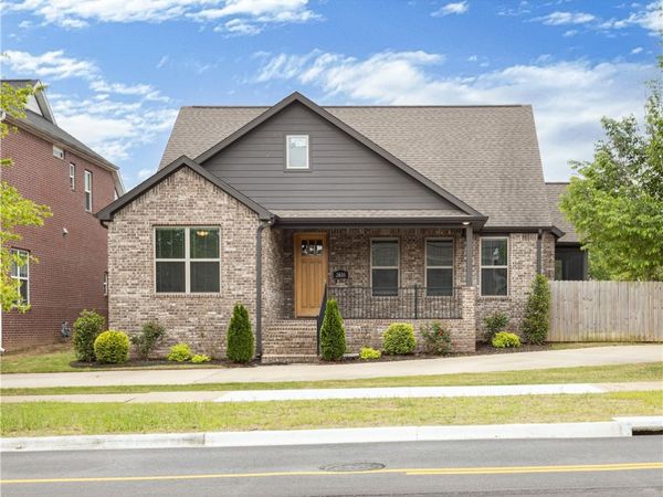 2630 E Bayside Xing, Fayetteville, AR 72703