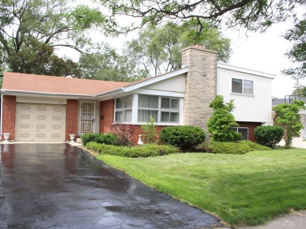393 E Huntington Lane , Elmhurst, IL 60126