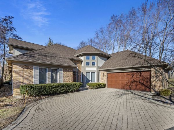 556 Rivershire Place , Lincolnshire, IL 60069