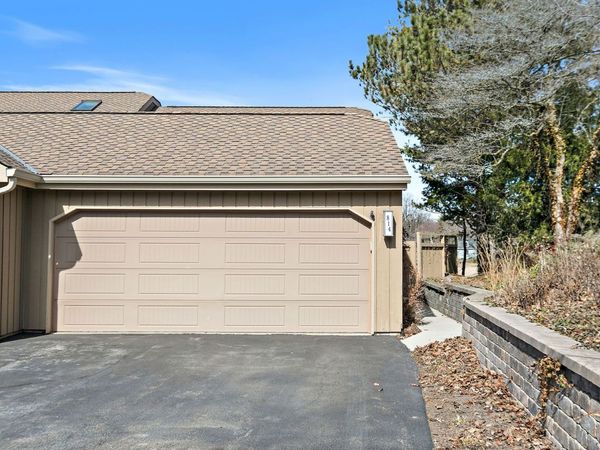 814 OAK HILL Road , Lake Barrington, IL 60010