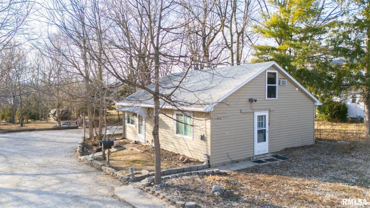 814 S Main Street, Eureka, IL 61530 Main Photo