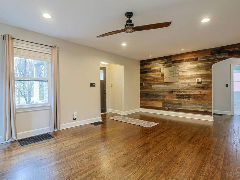 26 W Mills Avenue, Wyoming, OH 45215 Photo 11