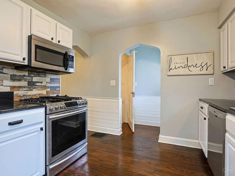 26 W Mills Avenue, Wyoming, OH 45215 Photo 17