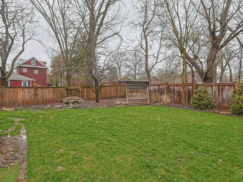 26 W Mills Avenue, Wyoming, OH 45215 Photo 38