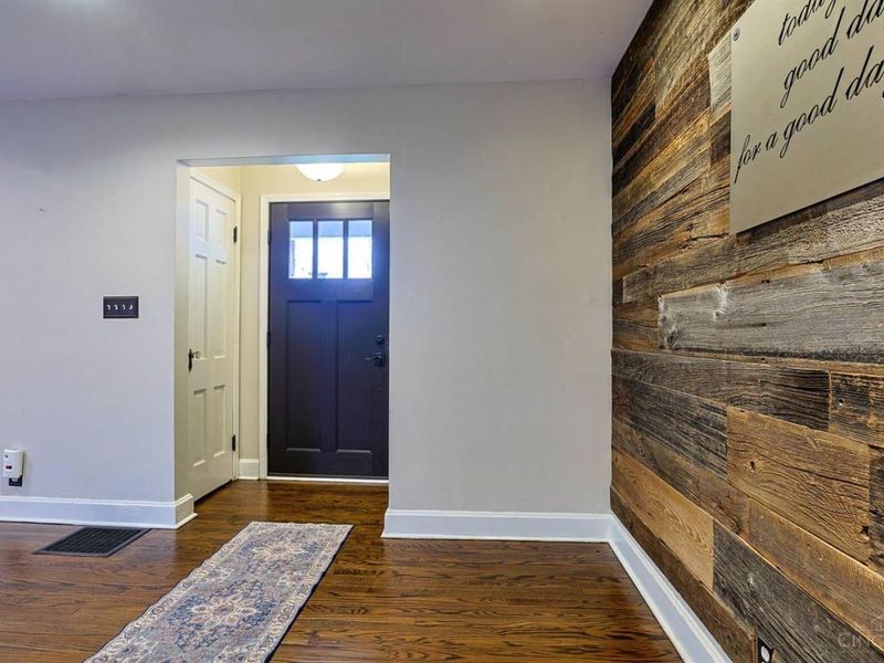 26 W Mills Avenue, Wyoming, OH 45215 Photo 6