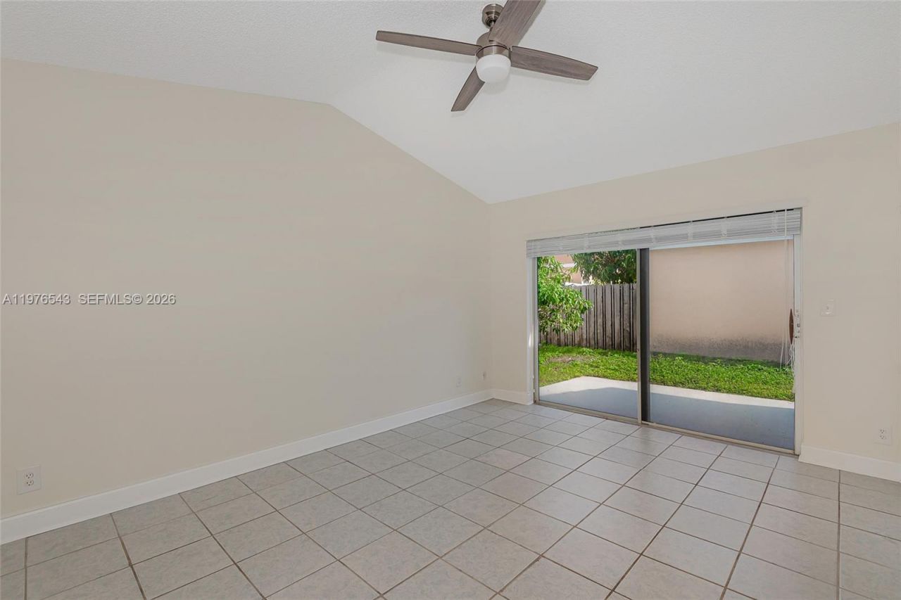 17925 SW 10th Ct, Unit 17925, Pembroke Pines, FL 33029 Photo