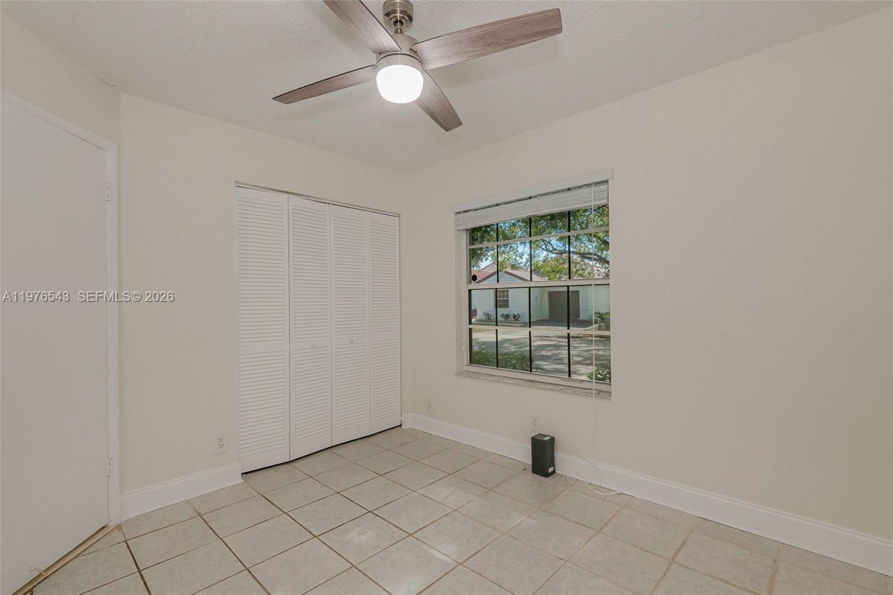 17925 SW 10th Ct, Unit 17925, Pembroke Pines, FL 33029 Photo
