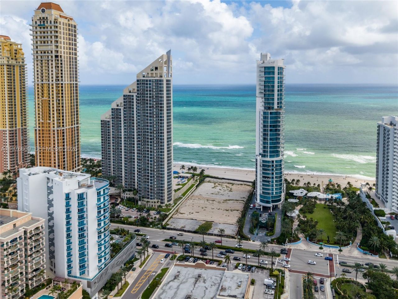 17550 Collins Ave , Unit 502, Sunny Isles Beach, FL 33160 Photo