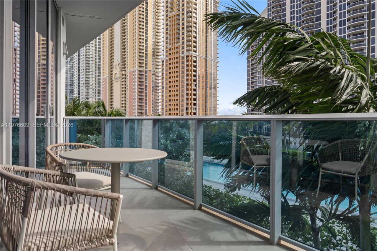 17550 Collins Ave , Unit 502, Sunny Isles Beach, FL 33160 Photo
