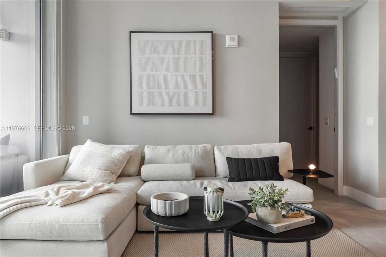 17550 Collins Ave , Unit 502, Sunny Isles Beach, FL 33160 Photo