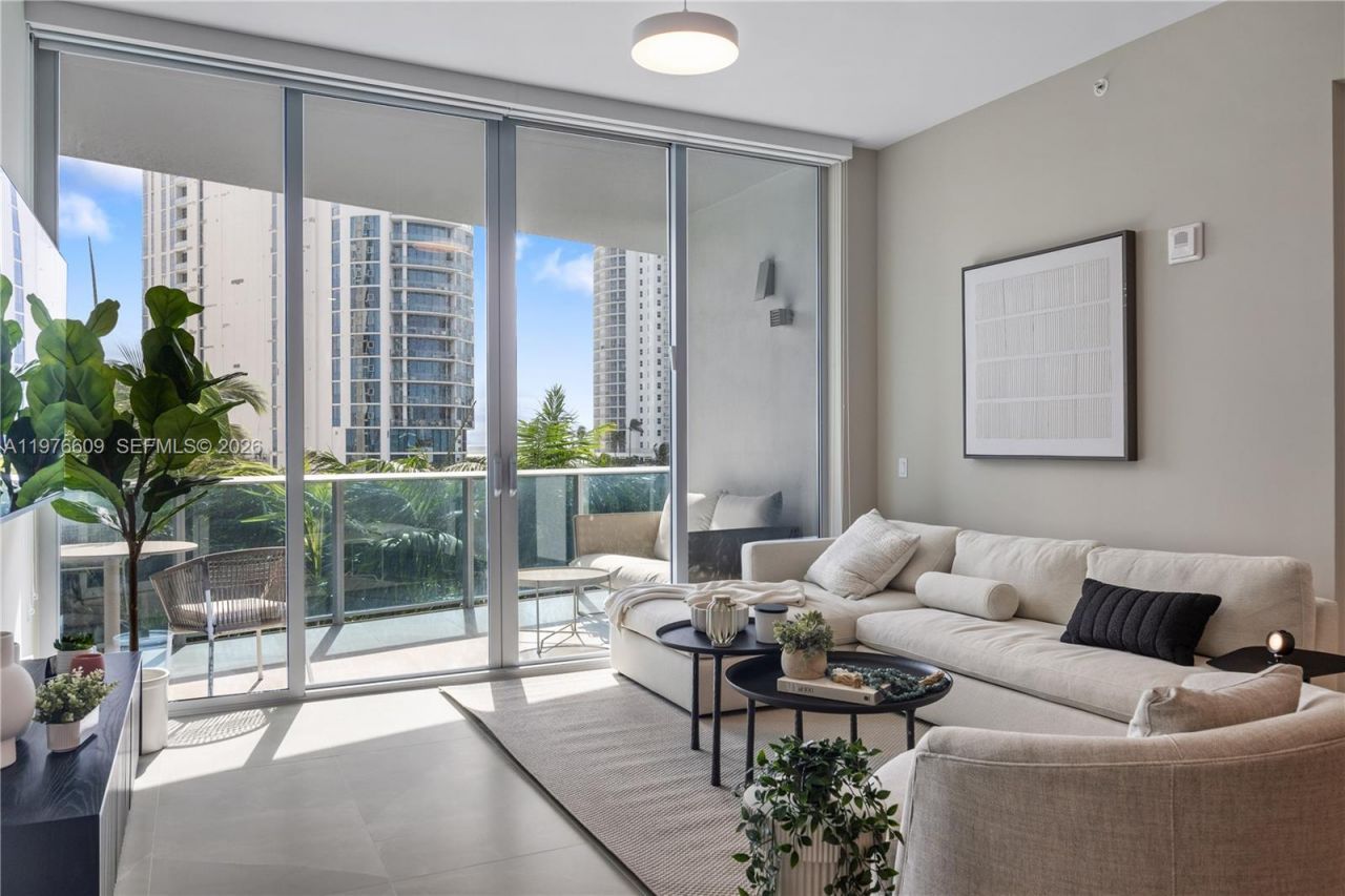 17550 Collins Ave , Unit 502, Sunny Isles Beach, FL 33160 Photo