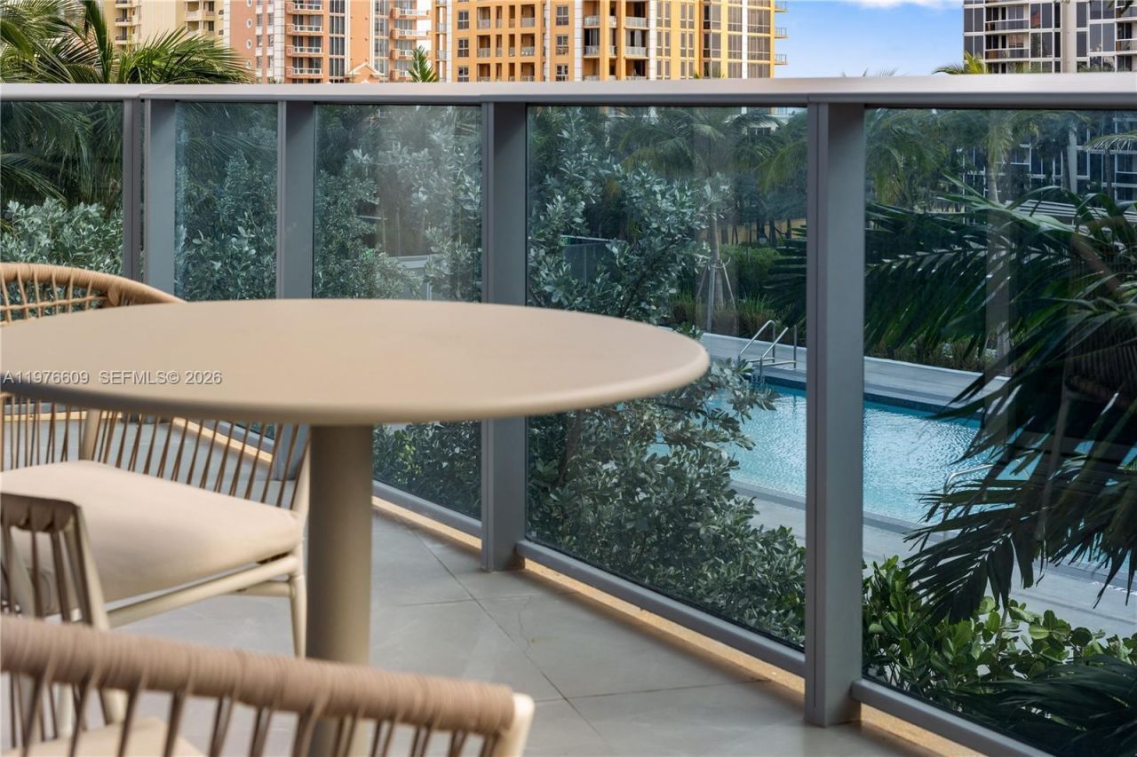 17550 Collins Ave , Unit 502, Sunny Isles Beach, FL 33160 Photo