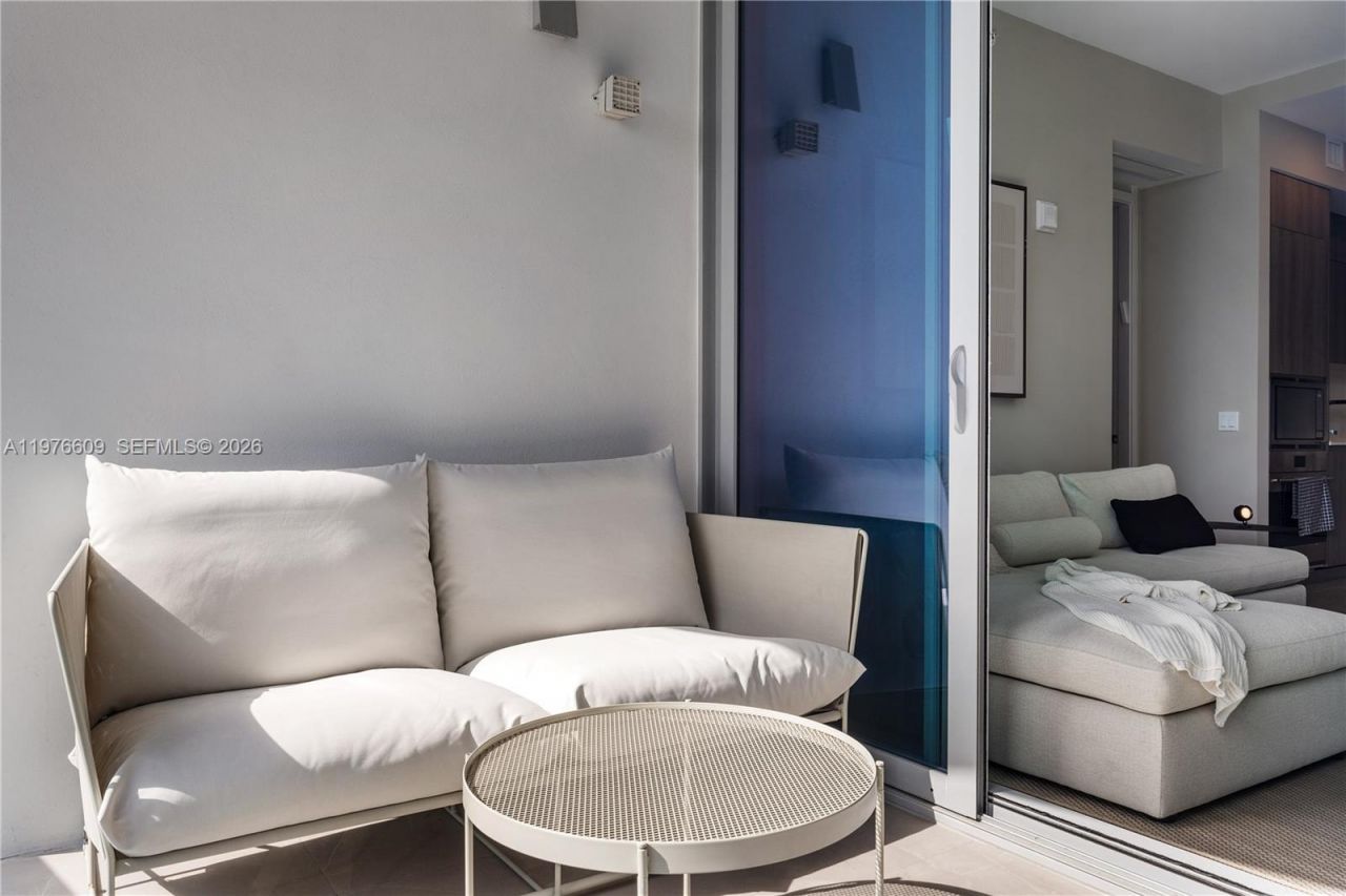 17550 Collins Ave , Unit 502, Sunny Isles Beach, FL 33160 Photo