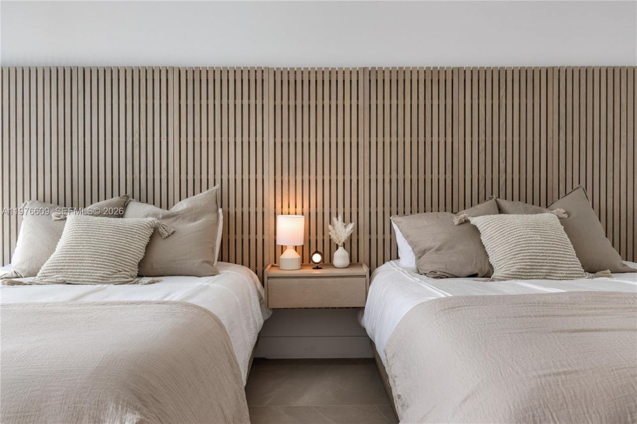 17550 Collins Ave , Unit 502, Sunny Isles Beach, FL 33160 Photo