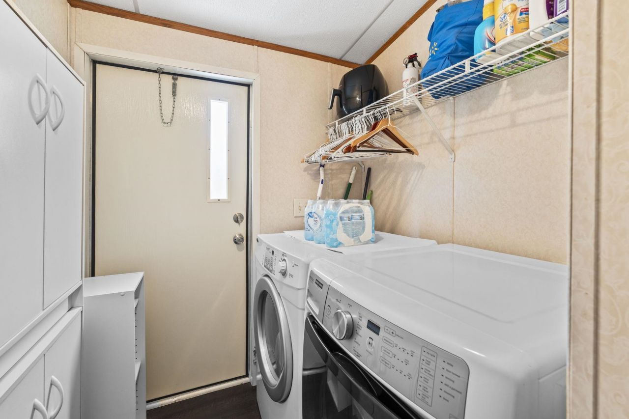 916 Periwinkle Pl. Photo 15