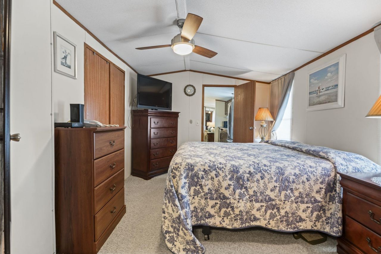 916 Periwinkle Pl. Photo 22