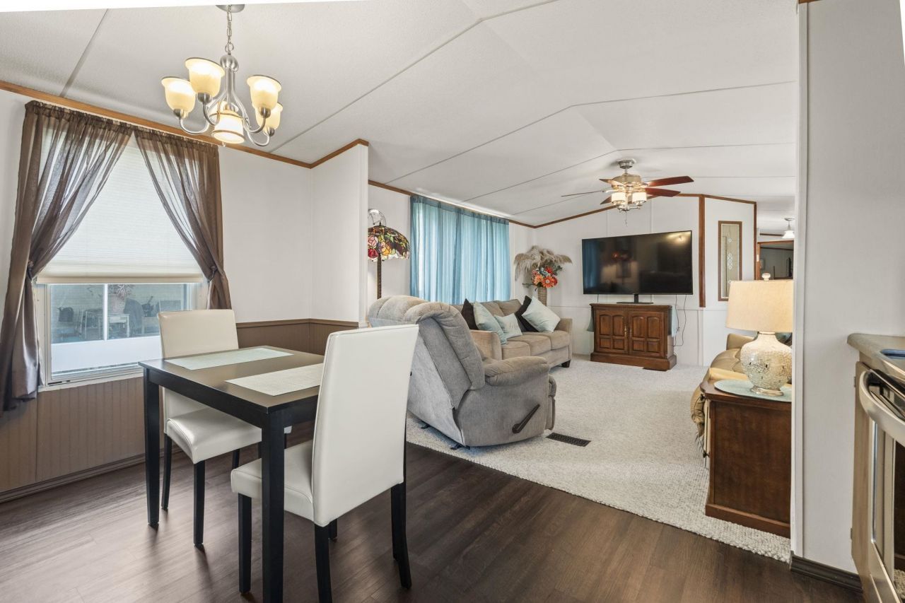 916 Periwinkle Pl. Photo 25