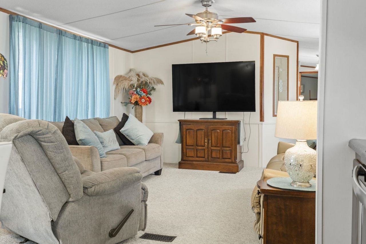 916 Periwinkle Pl. Photo 26