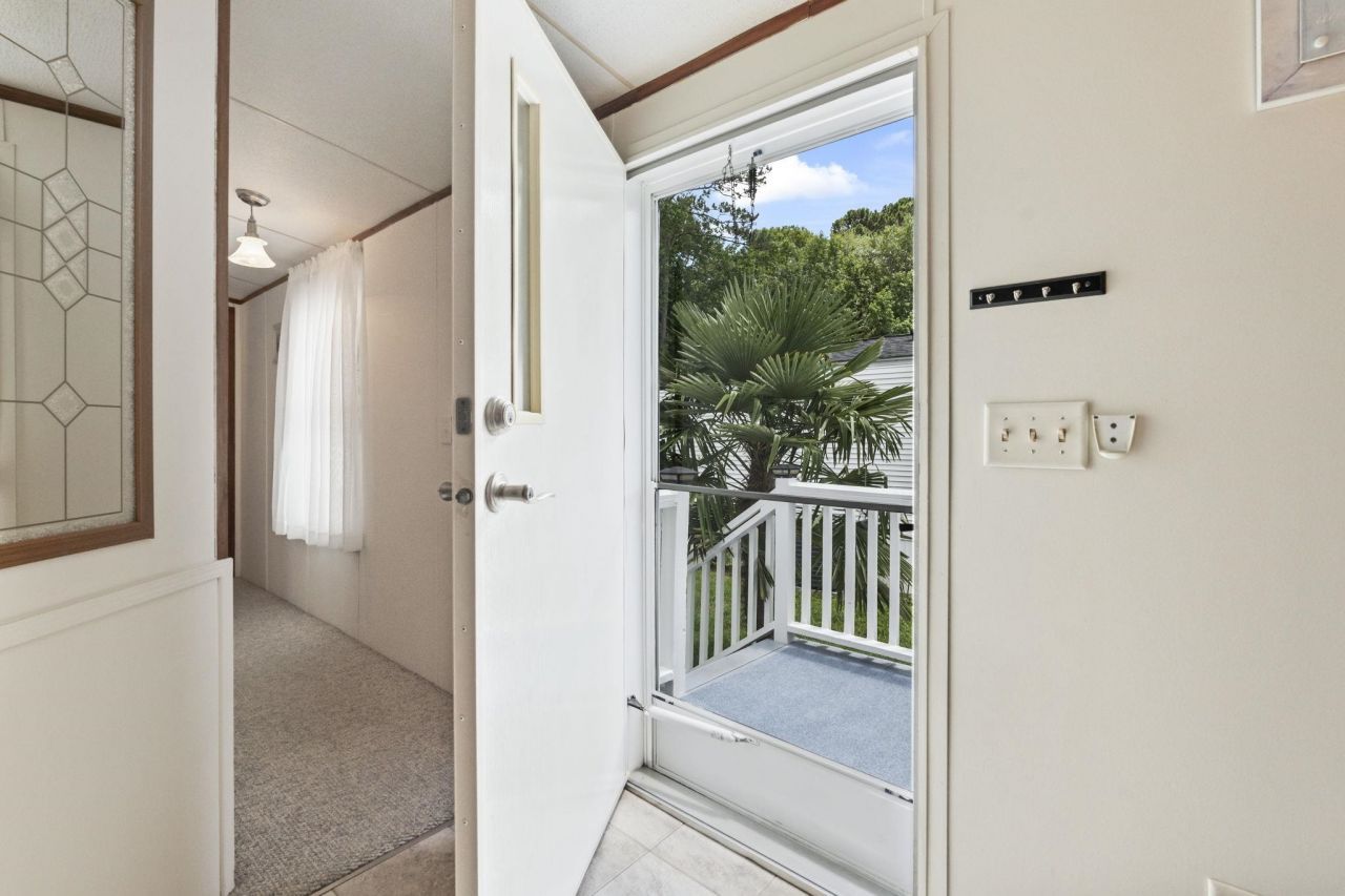 916 Periwinkle Pl. Photo 3