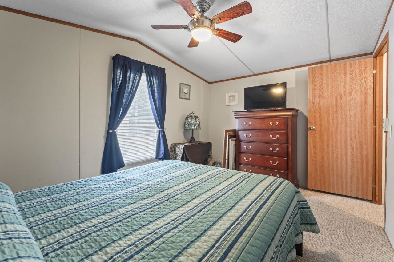 916 Periwinkle Pl. Photo 32