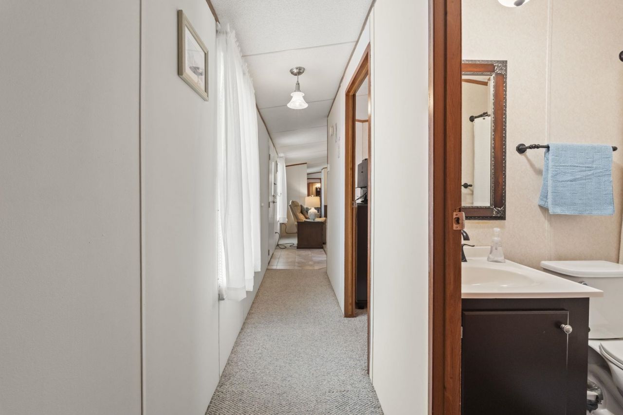 916 Periwinkle Pl. Photo 33