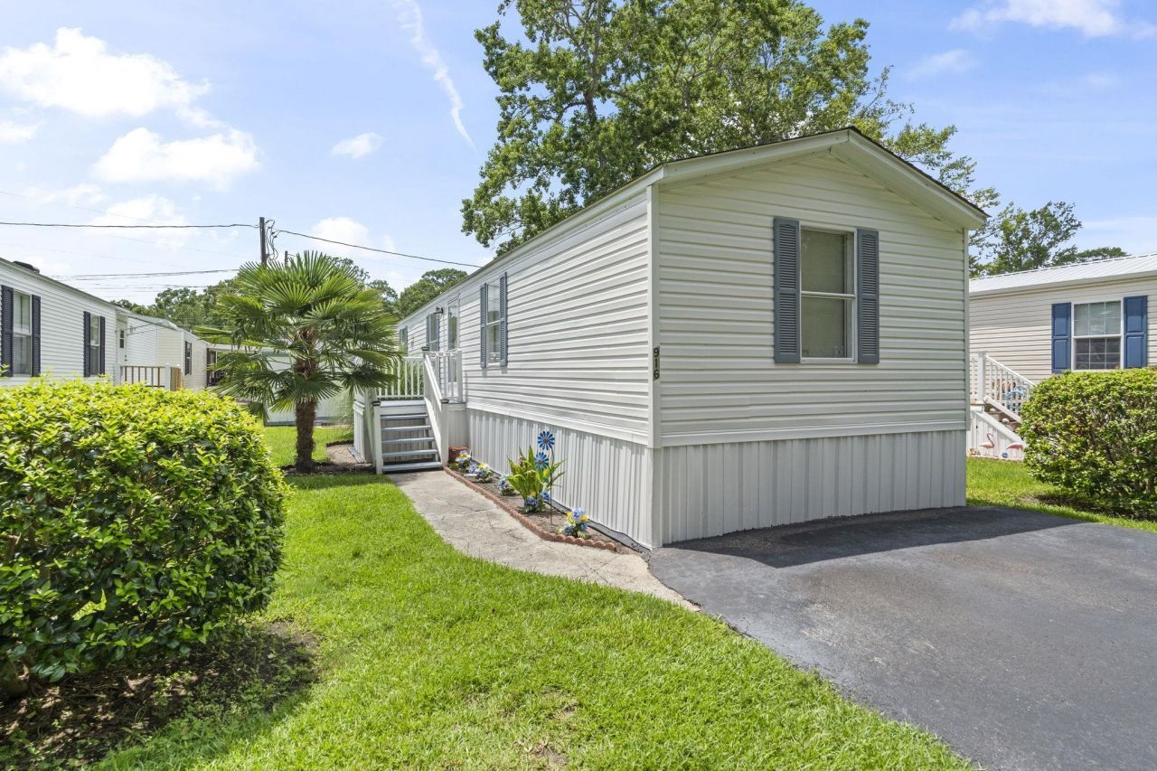 916 Periwinkle Pl. Photo 34