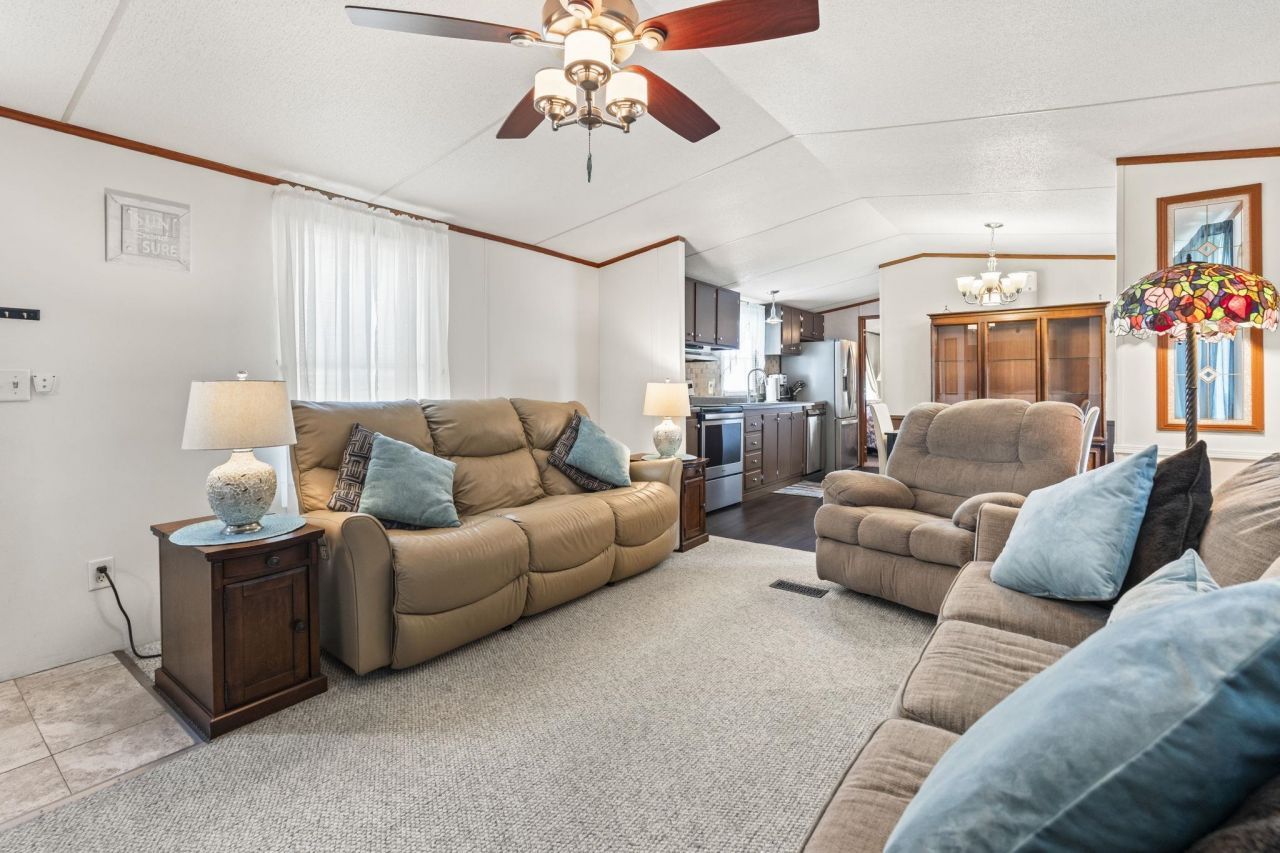 916 Periwinkle Pl. Photo 6