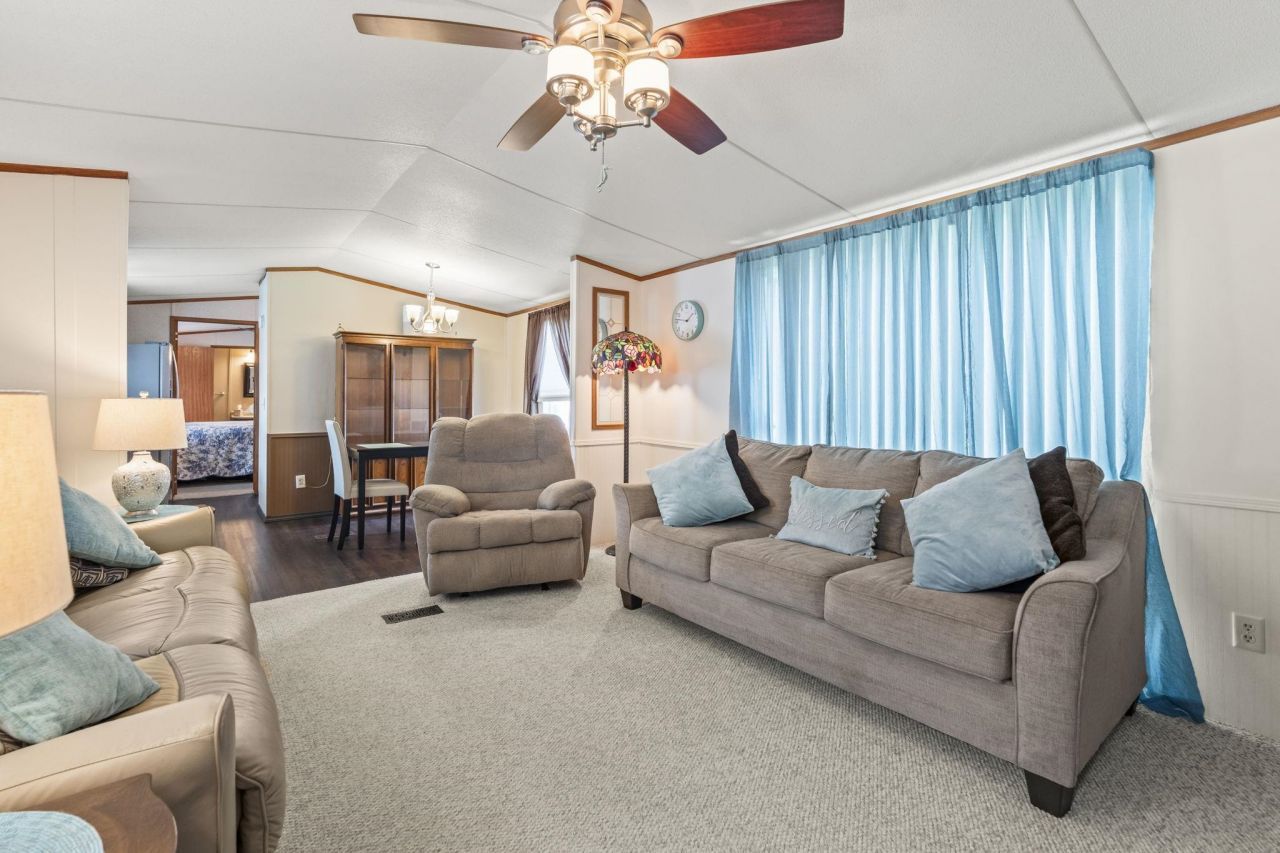 916 Periwinkle Pl. Photo 7